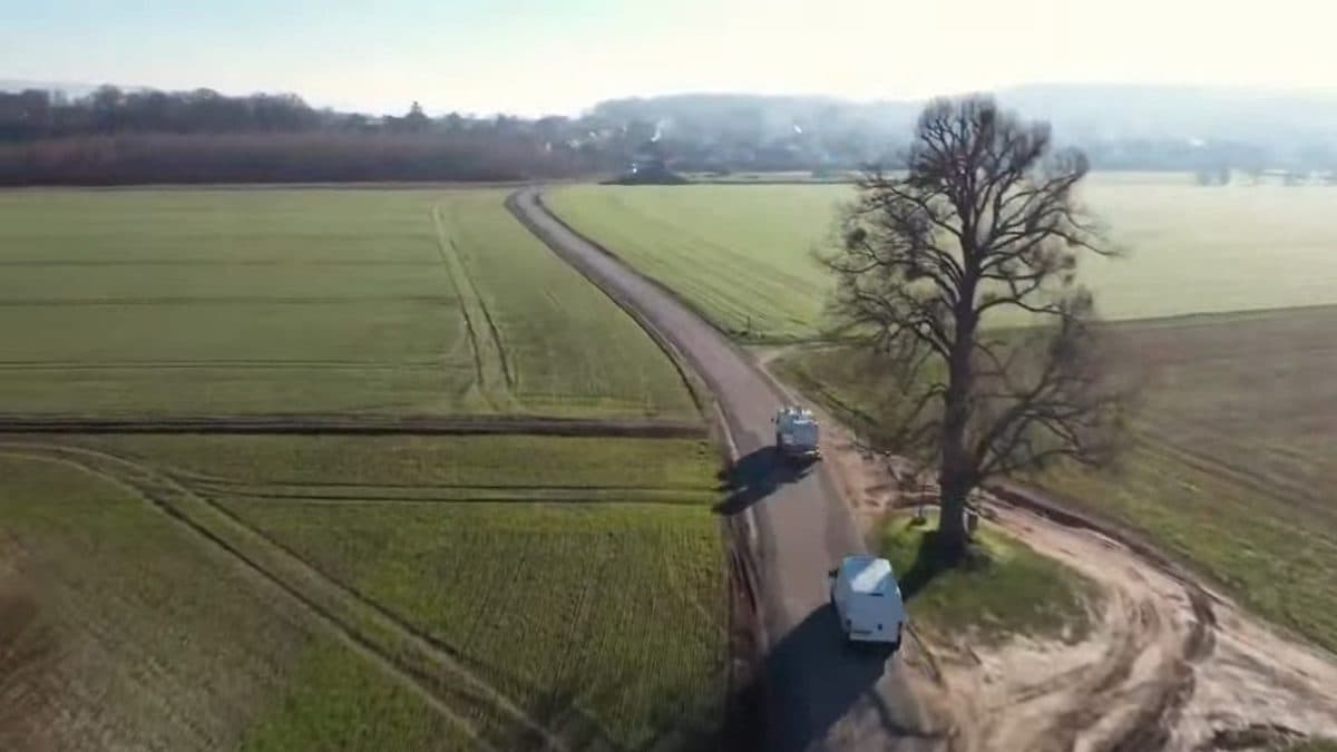 Tracé de réseau télécom relevé au sol avant intervention